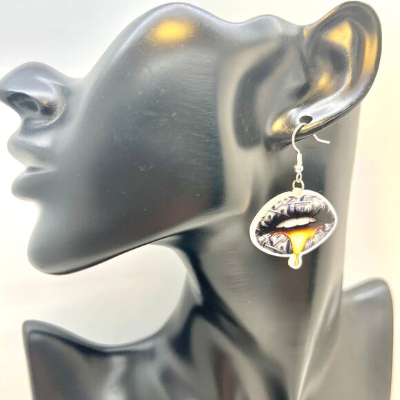 Lip Earrings - Money Earrings - Gold Earrings - Party Earring - Club Accessories - Picture 7 of 8